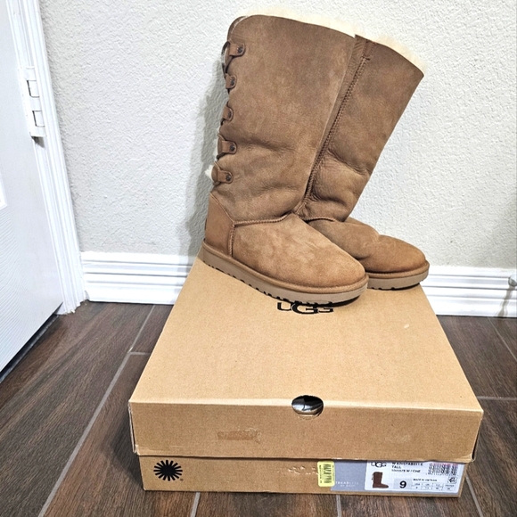 UGG W Kristabelle Tall Lace Up Suede Leather/Sheepskin Boots Chestnut Women's 9 - Picture 2 of 6